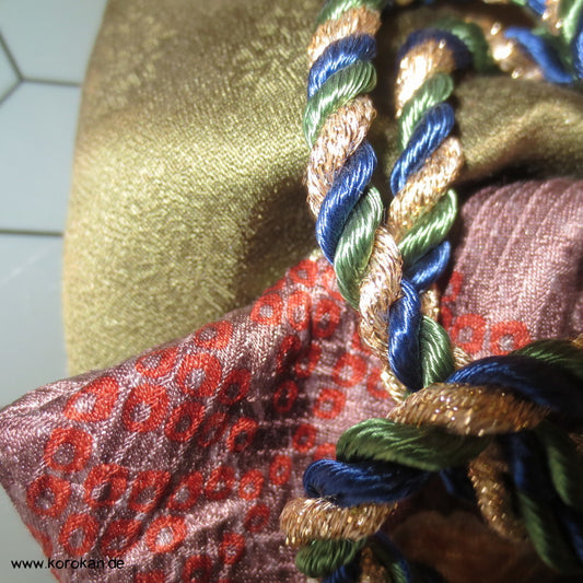 Kanzashi Haarschmuck auf Kamm - bunte Bänder