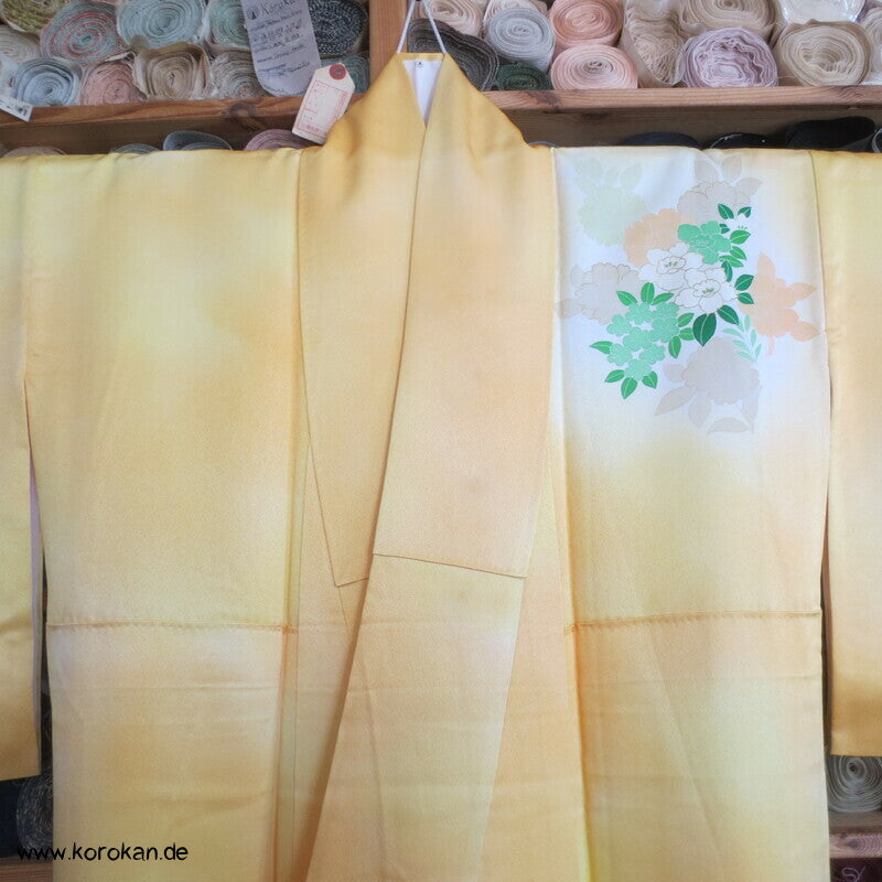 Homongi Kimono mit Blumen