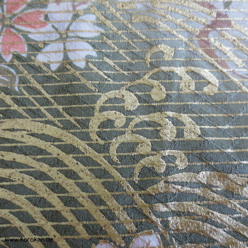 stark glänzendes Muster auf Farbverläufen Furisode Seidendamast Kimono