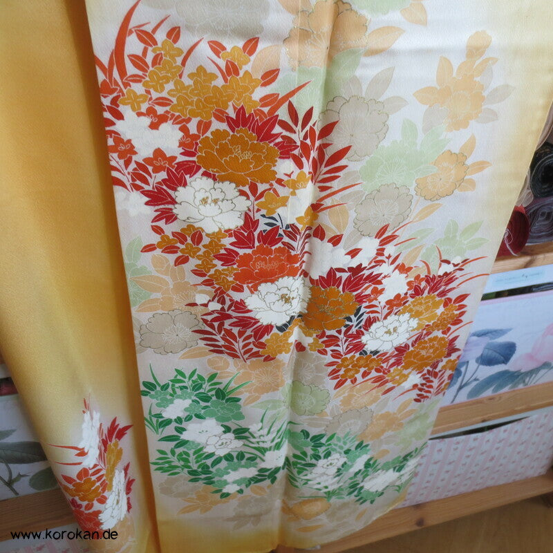 Homongi Kimono mit Blumen