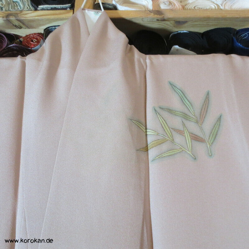 handgemalte Bambuszweige, goldbestickt auf Seidencrepe Homongi Kimono