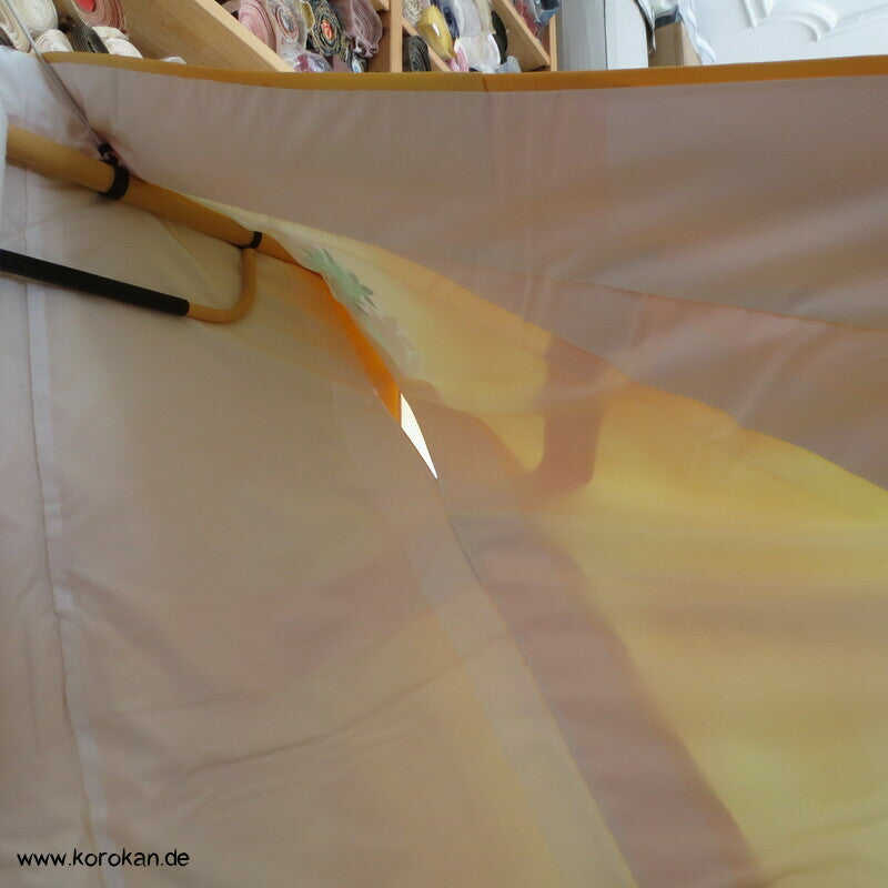 Homongi Kimono mit Blumen