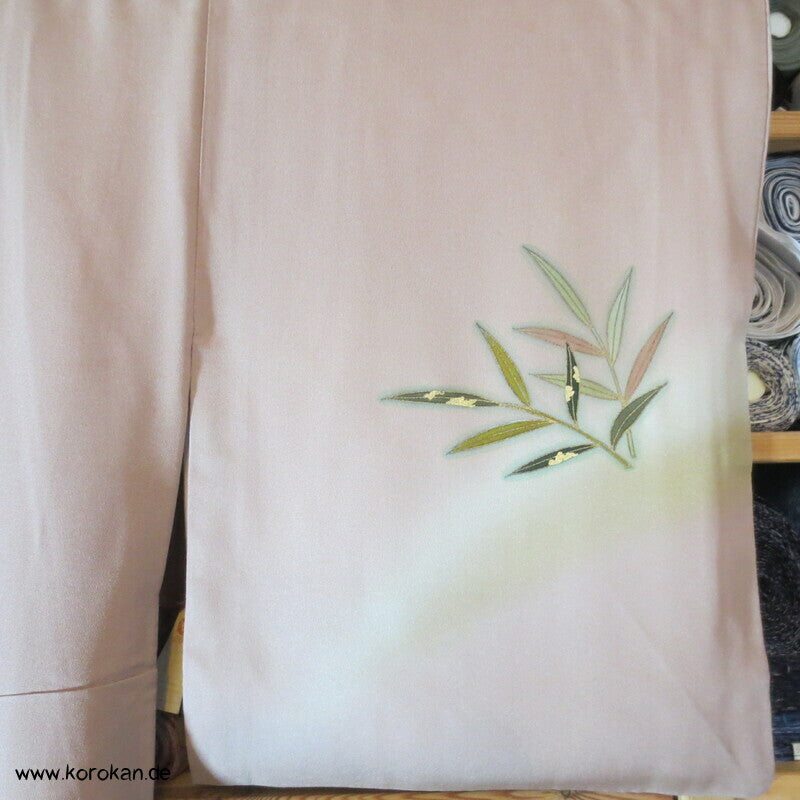handgemalte Bambuszweige, goldbestickt auf Seidencrepe Homongi Kimono
