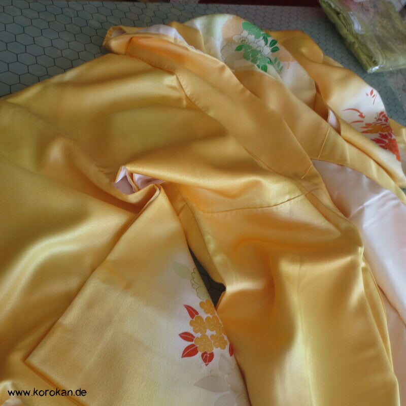 Homongi Kimono mit Blumen