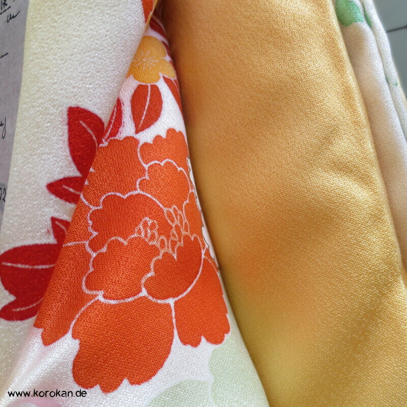 Homongi Kimono mit Blumen