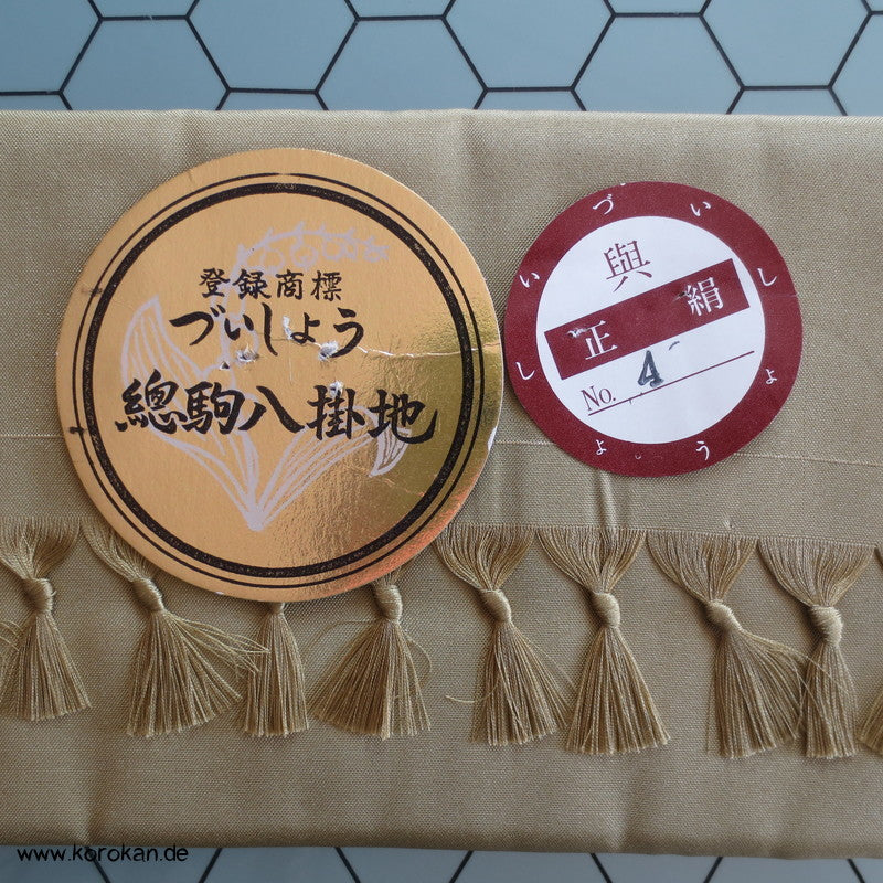Hakkake khaki Honan Seide unteres Kimono Futter - mit Troddeln
