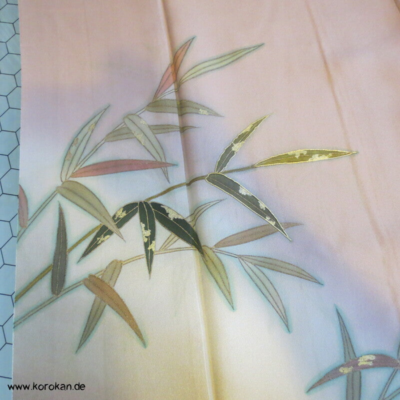 handgemalte Bambuszweige, goldbestickt auf Seidencrepe Homongi Kimono