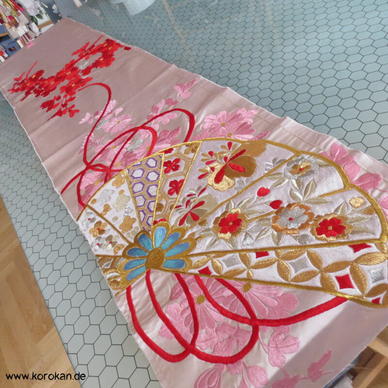 Fächer Chrysanthemen üppige Kimono Seiden Stickerei Panel