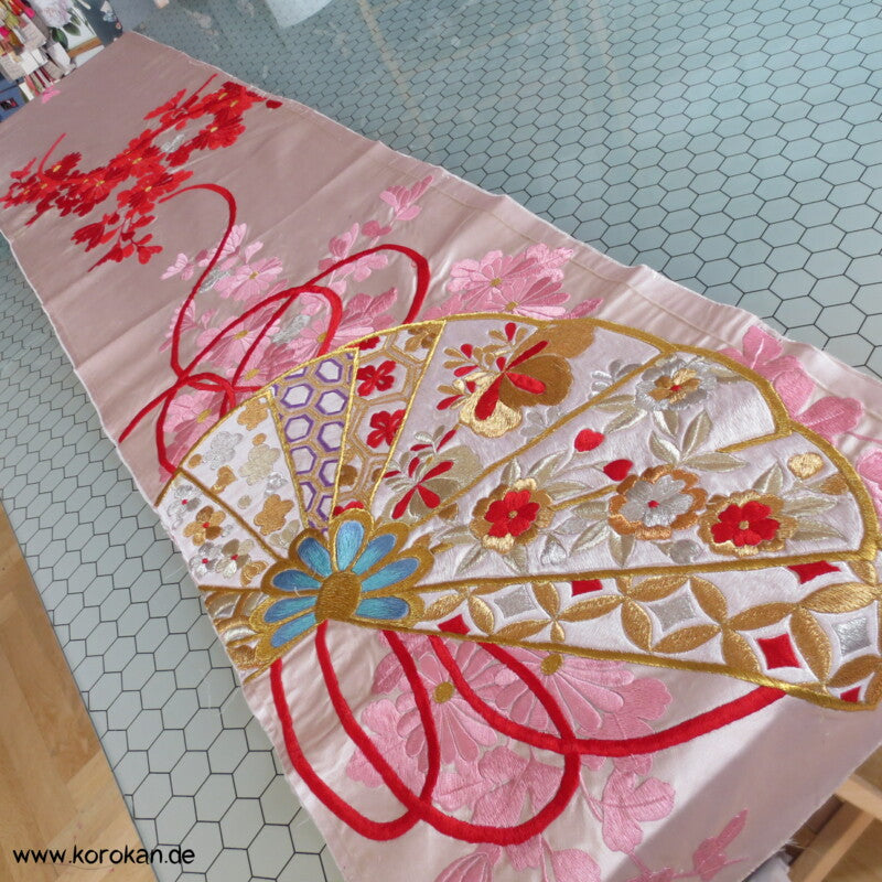Fächer Chrysanthemen üppige Kimono Seiden Stickerei Panel