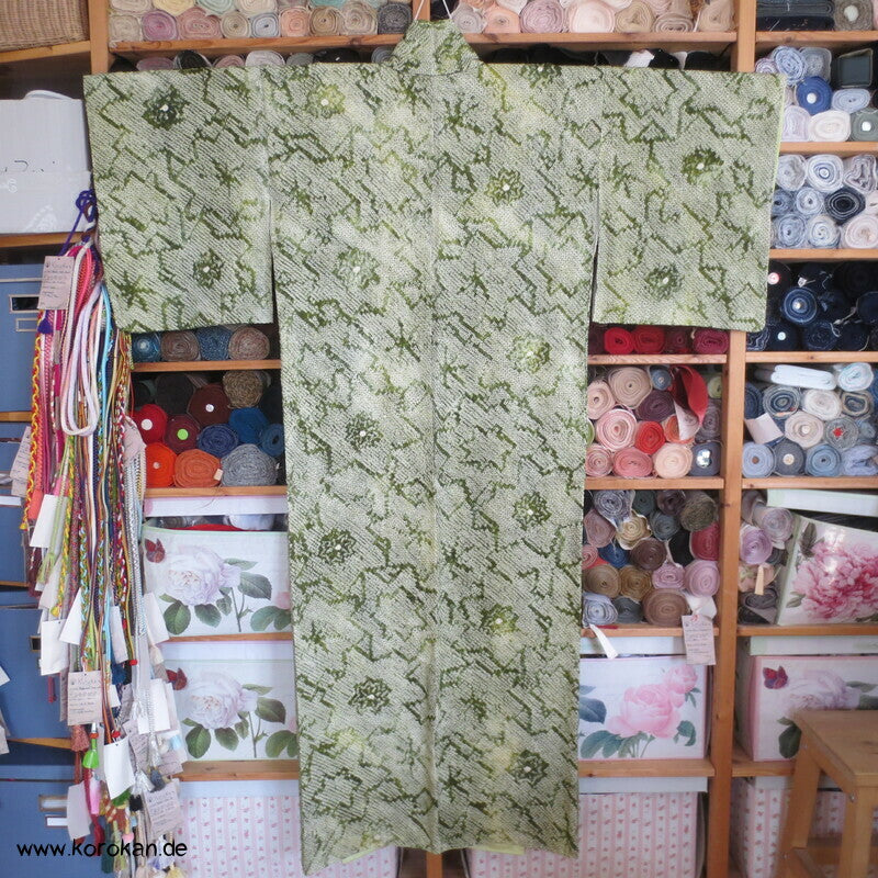Full Shibori Seidendamast Blüten Komon Kimono