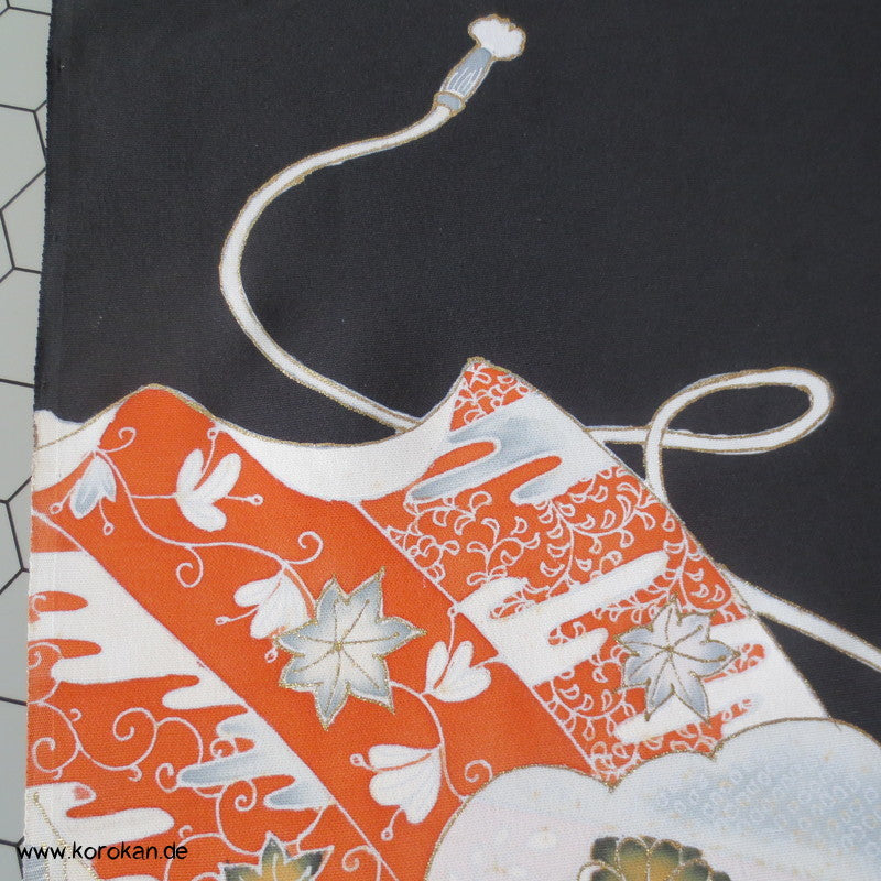 Brokatvorhang im Wind Tomesode Kimono Seidenstoff