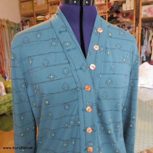 kleine Vögel auf petrol Baumwolljersey T Shirt Jacke, handgehäkelte Borte