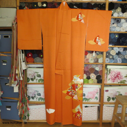 Fächer auf orange Seidendamast Homongi Kimono