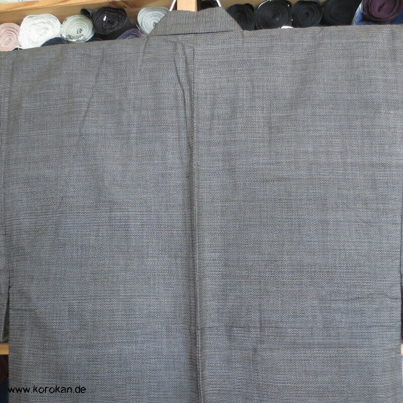 Oshima Tsumugi Seiden Komon Kimono, dunkelbraun