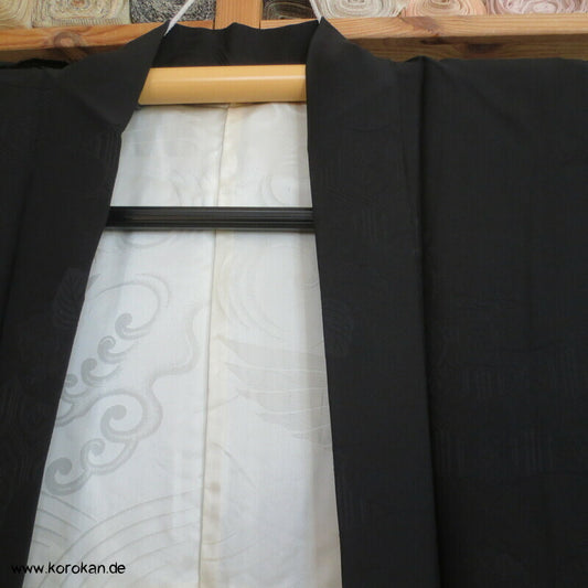Kikko, Paulownia, bestickte schwarze Damast Seiden Haori Kimono Jacke
