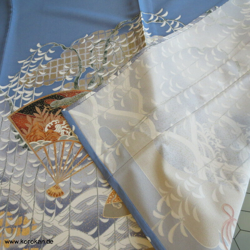 Irotomesode Hitoe Kimono mit Fächern in Schneelandschaft