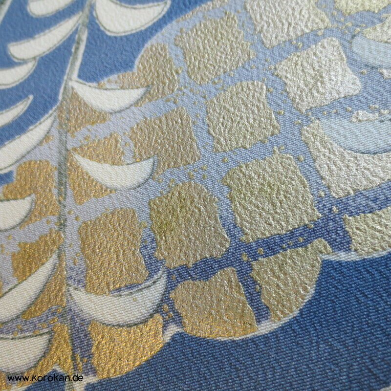 Irotomesode Hitoe Kimono mit Fächern in Schneelandschaft