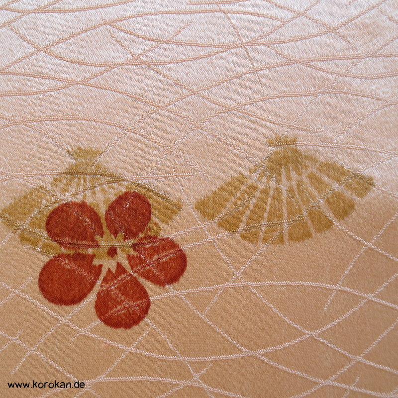 goldbeige Fächer auf lachs Kimono Seiden Rinzu Gräser Damast