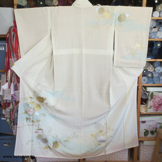 Homongi Kimono, Gold und Silber auf natur - bestickter Seidencrepe