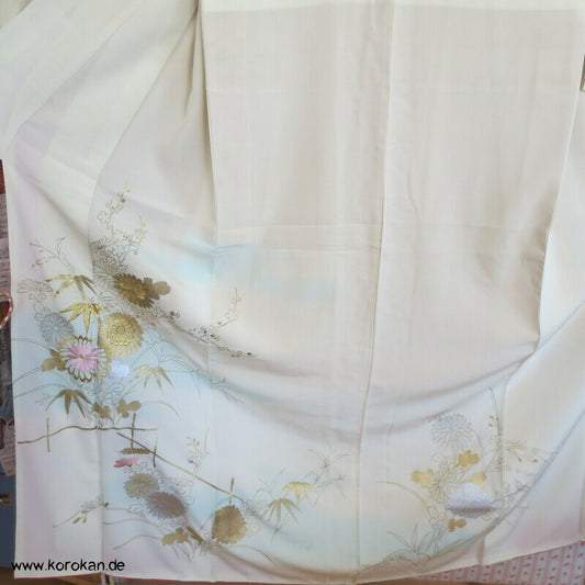 Homongi Kimono, Gold und Silber auf natur - bestickter Seidencrepe
