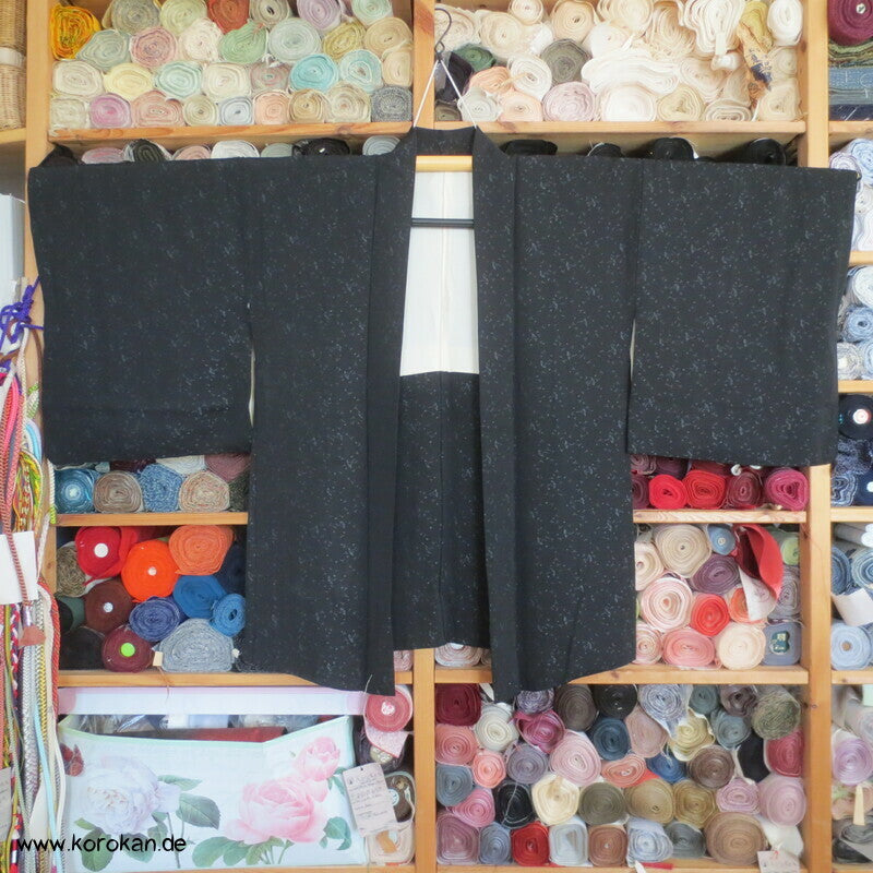 kleine Gingko Blätter schwarze Haori