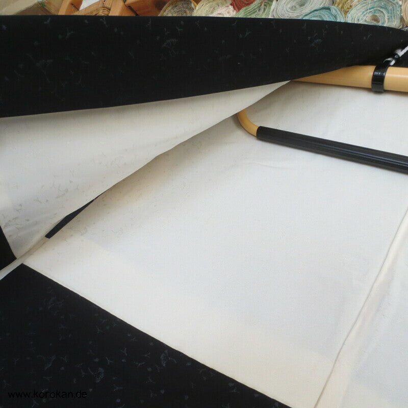 kleine Gingko Blätter schwarze Haori