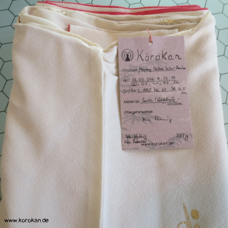 Homongi Kimono, Gold und Silber auf natur - bestickter Seidencrepe