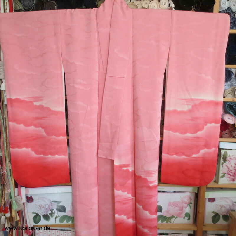 gewebte und gemalte Wolken Morgenröte Seidendamast Furisode Kimono