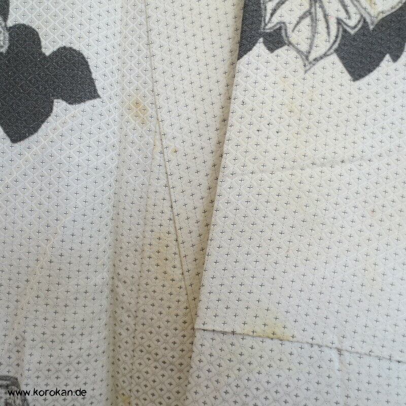 grau - goldene Weinblattranken Homongi Kimono Hitta Seidenjacquard