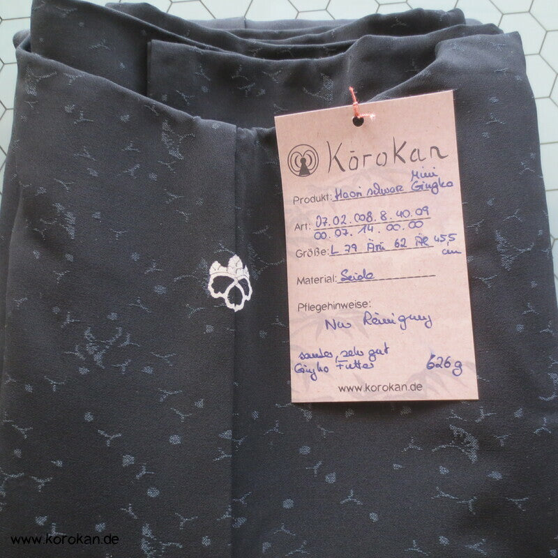 kleine Gingko Blätter schwarze Haori