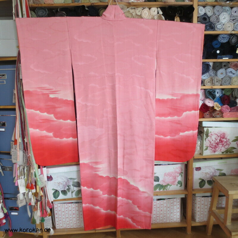 gewebte und gemalte Wolken Morgenröte Seidendamast Furisode Kimono