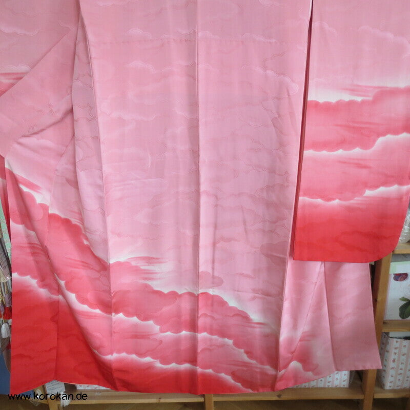 gewebte und gemalte Wolken Morgenröte Seidendamast Furisode Kimono