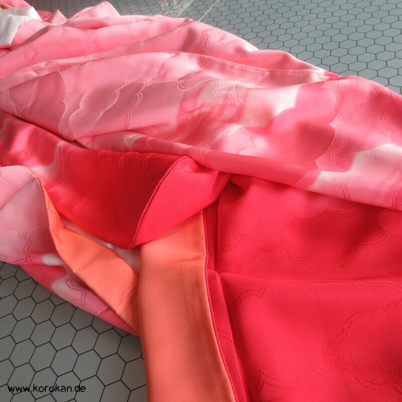 gewebte und gemalte Wolken Morgenröte Seidendamast Furisode Kimono