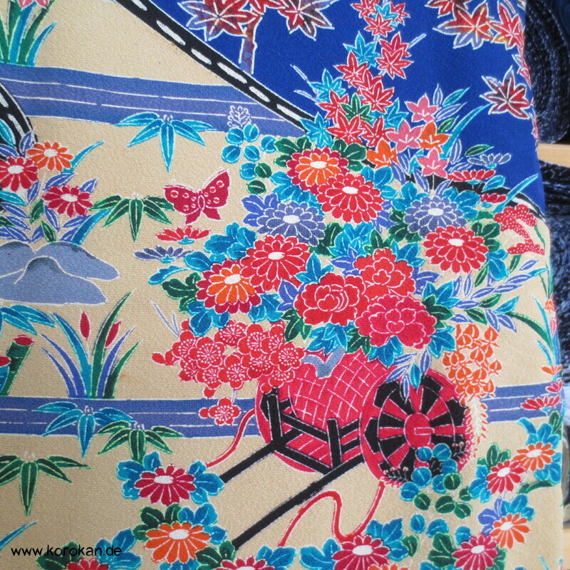 blaue Flusslandschaft, Iris, Blütenwagen, Wellen Seidencrepe Furisode Kimono