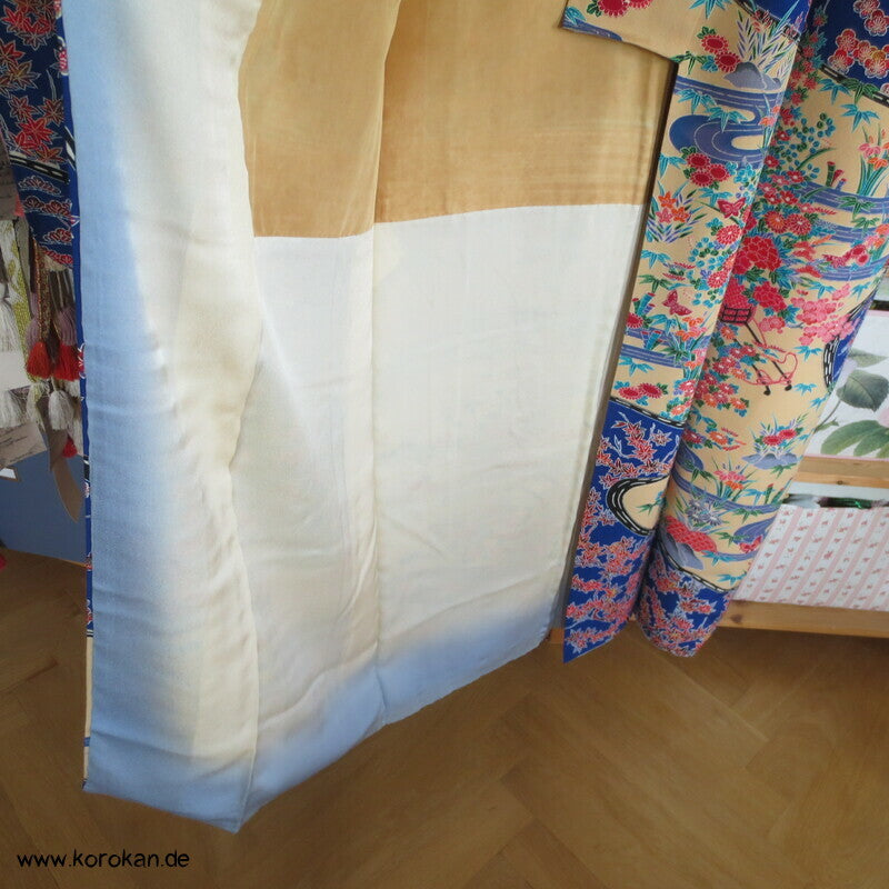 blaue Flusslandschaft, Iris, Blütenwagen, Wellen Seidencrepe Furisode Kimono