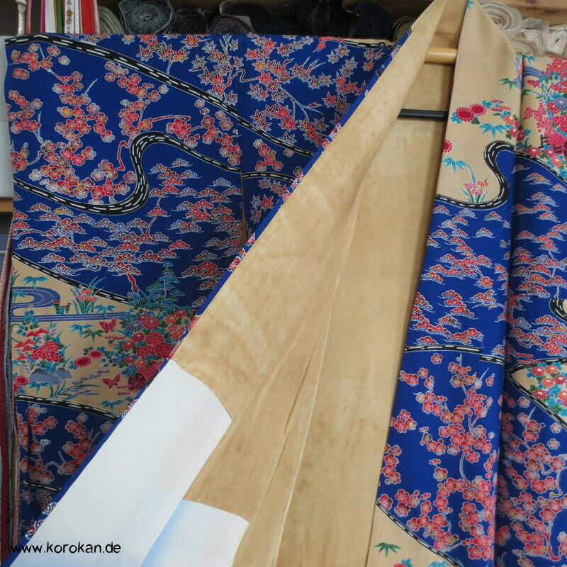 blaue Flusslandschaft, Iris, Blütenwagen, Wellen Seidencrepe Furisode Kimono