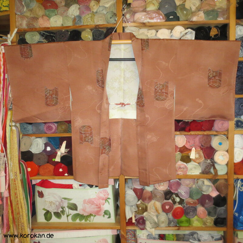 Kaioke Muschelkästchen Haori Kimono Jacke braunrosa Seidendamast