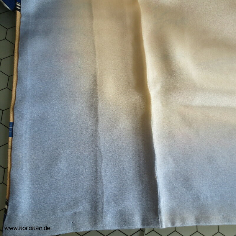 blaue Flusslandschaft, Iris, Blütenwagen, Wellen Seidencrepe Furisode Kimono