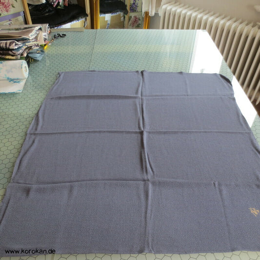 großes Furoshiki, grauer Chirimen Seiden Crepe mit Kanji