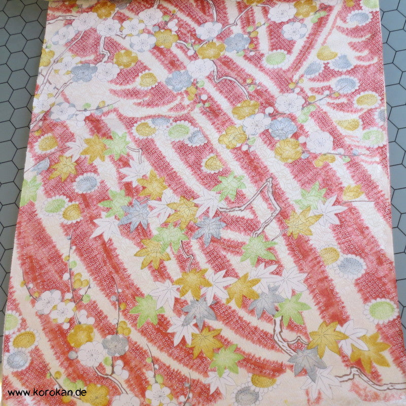bunte Zweige Ahornblätter Kimono Seiden Rinzu Damast