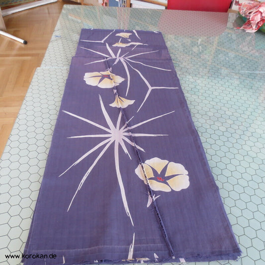 Araihari Baumwoll Yukata Kimono Stoff hellgelbe Asagao auf blau mit Asanoha