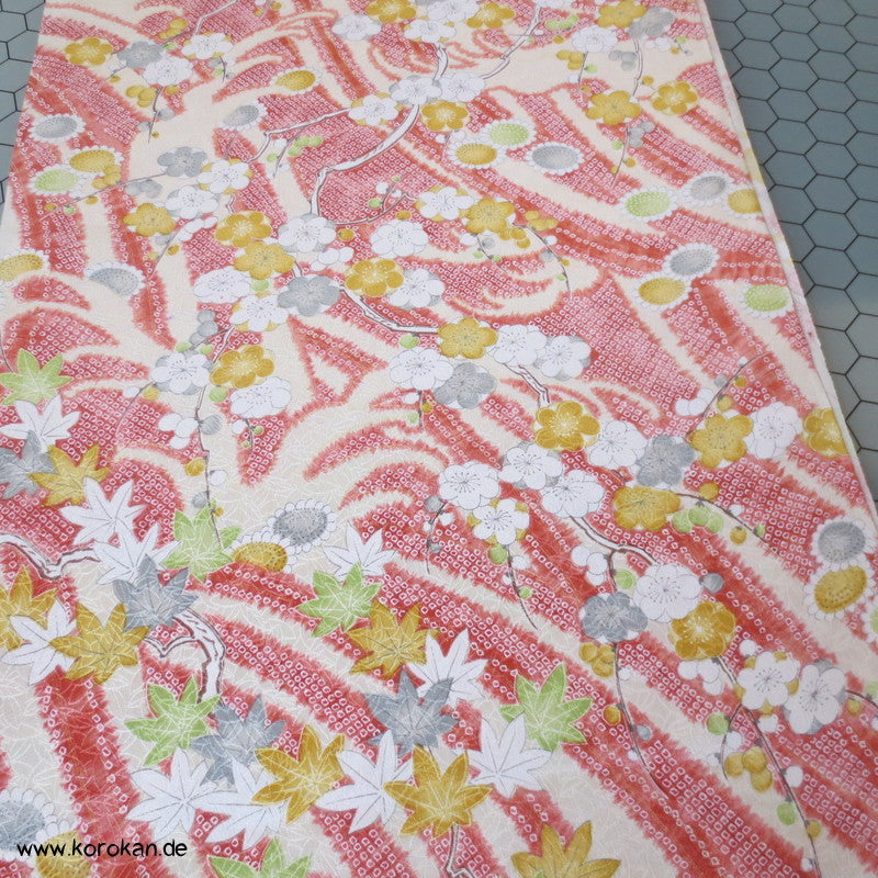 bunte Zweige Ahornblätter Kimono Seiden Rinzu Damast