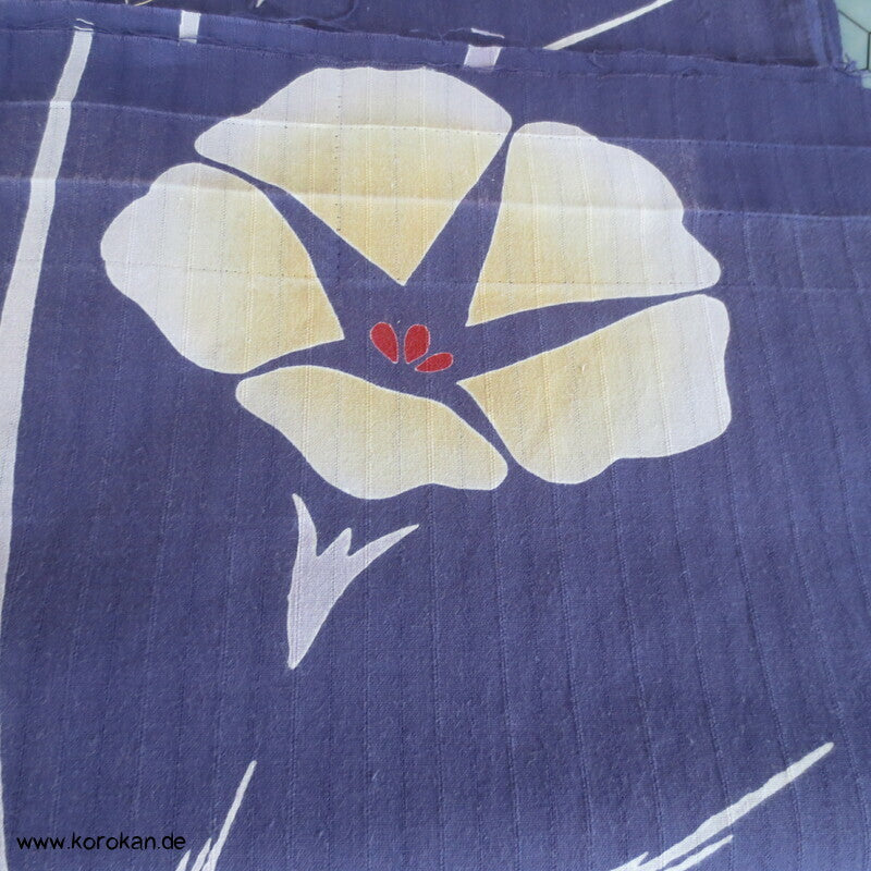 Araihari Baumwoll Yukata Kimono Stoff hellgelbe Asagao auf blau mit Asanoha