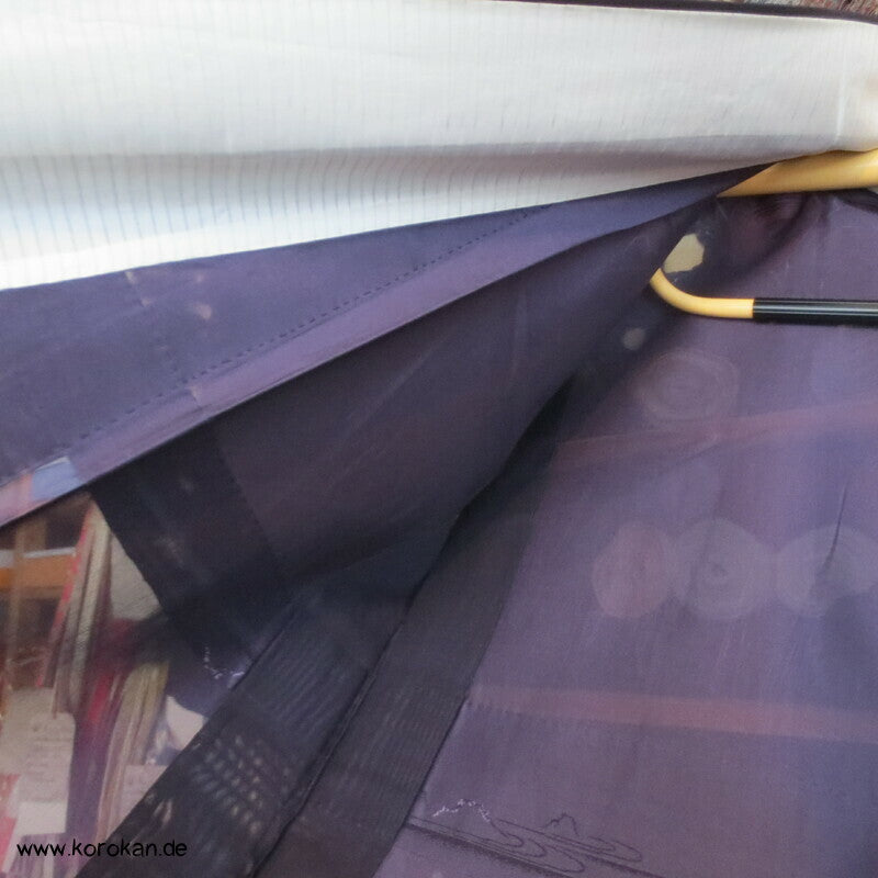 Felsengarten auf dunkellila Hitoe Kimono Seiden Sha Jacquard
