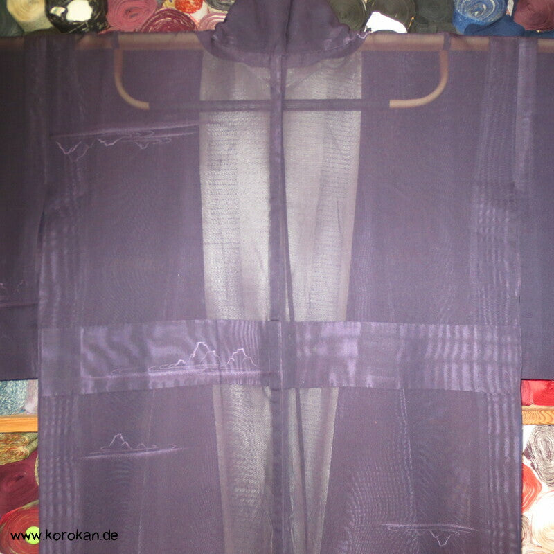Felsengarten auf dunkellila Hitoe Kimono Seiden Sha Jacquard