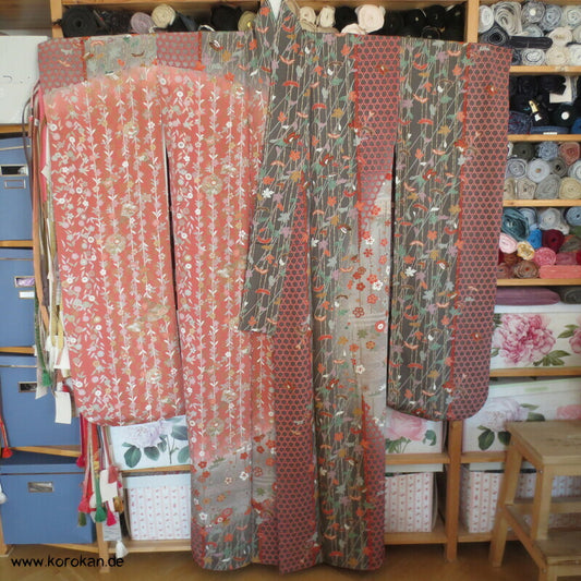 großer Furisode Seidencrepe Kimono Schmetterlinge, Blüten, großer Schwung