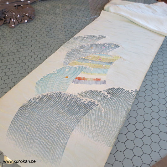 Homongi Kimono Tanmono Stoffrolle Wellenkämme auf Wellen Seidendamast