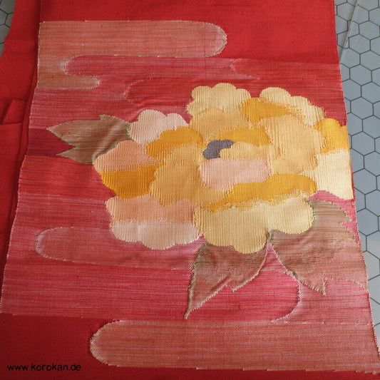 gelbe Päonie auf rot Vintage Nagoya Obi