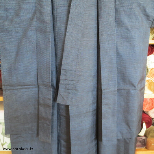 Kimono und Haori Set in blau schwarzer Kasuri Kikko Tsumugi Seide, Falke