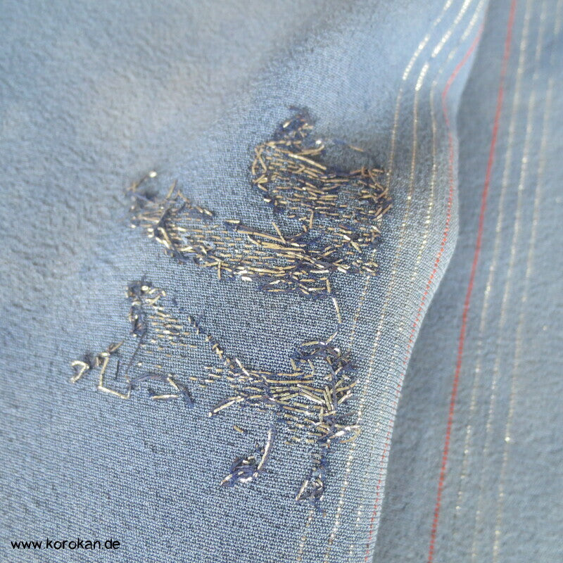 silberne Koi in blauem Wasser Araihari Kimono Seidenjacquard Decoupé Georgette